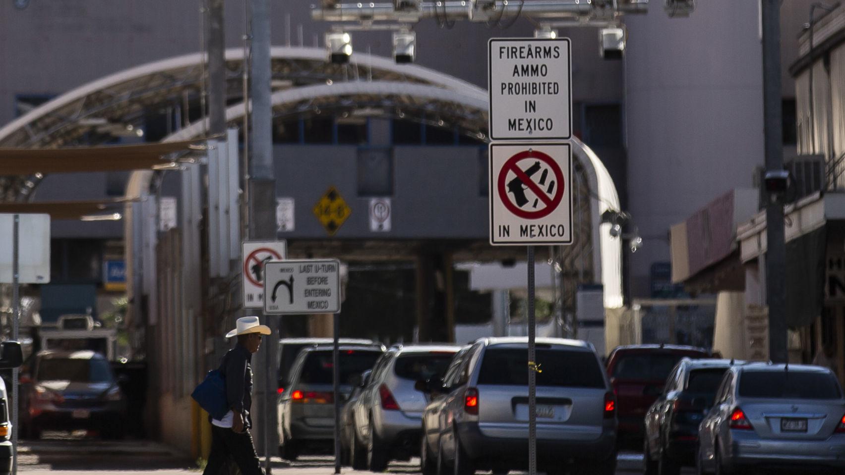 Conductor que tosió frente a una oficial de aduanas de Nogales enfrenta cargos